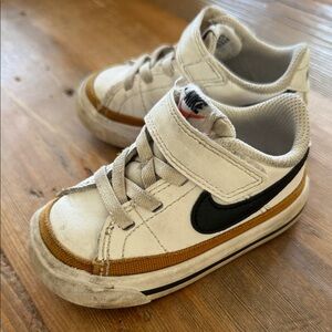 Toddler Nike Court Legacy Size 5